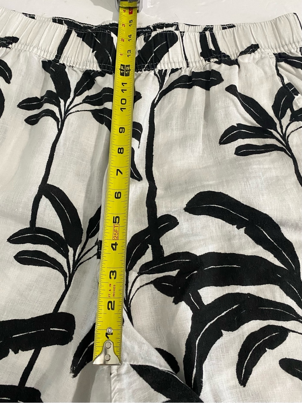 Tahari White Linen Wide Leg Black Tropical Leaf Print Pants XL Elastic Pull On - Picture 9 of 10